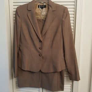 Ladies suit